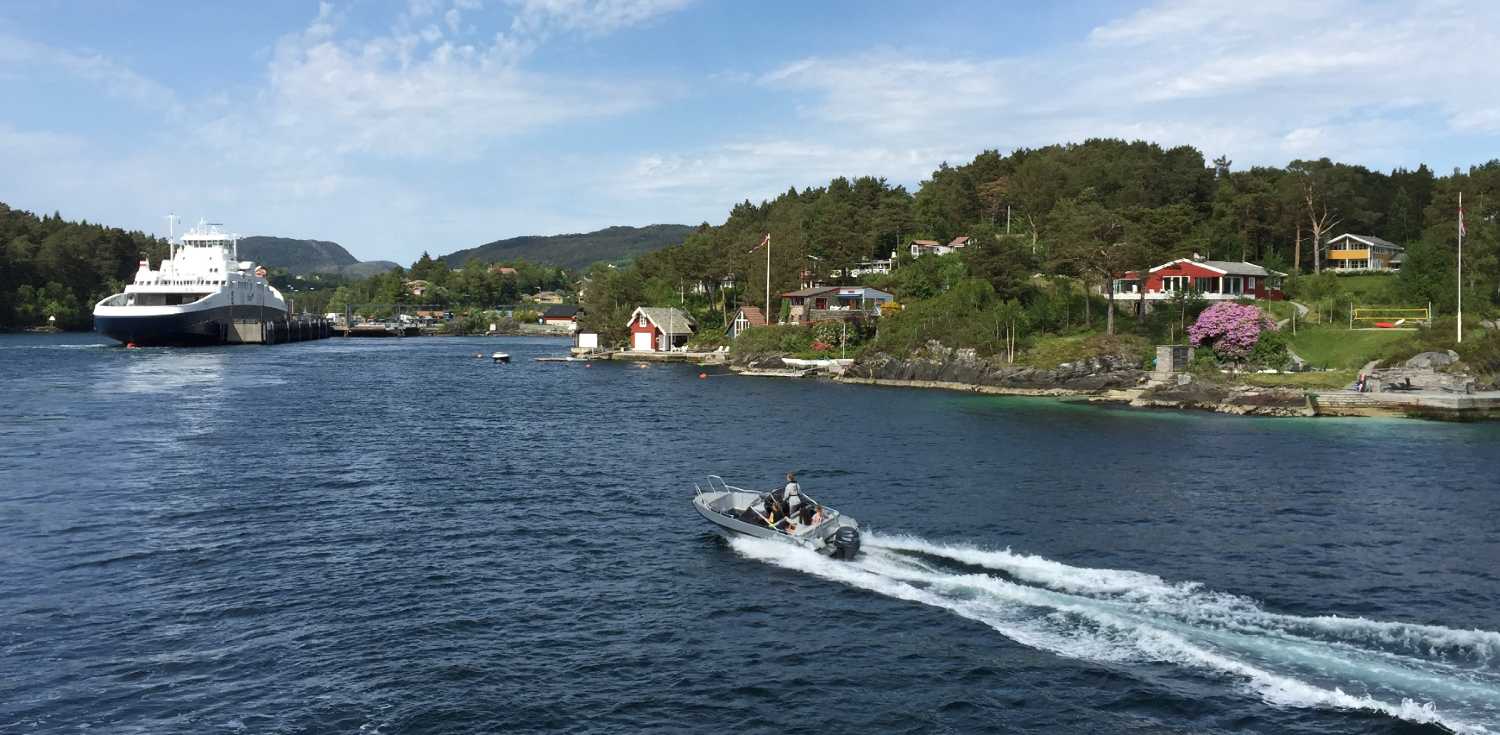 Bilferie i Norge - ferje Halhjem Sandvikvåg