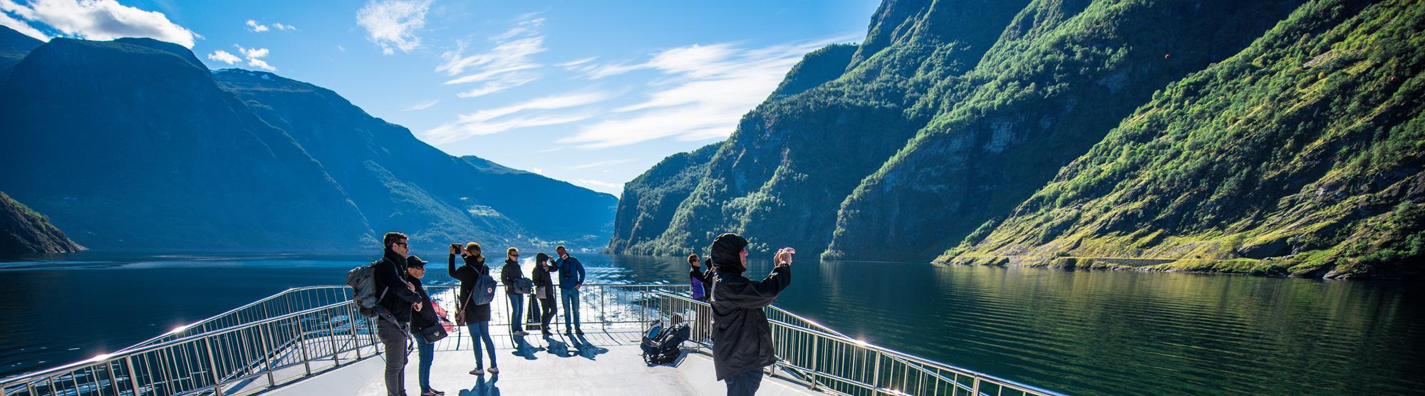 3 hour kayak in Flåm Norway - Book a tour - Fjord Tours