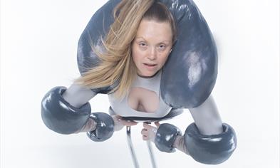 Vilde Tuv: Truthbomb