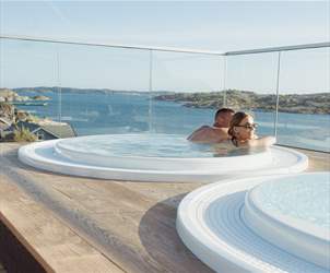 Go on a workation in the Bergen region - view of the sea from the Jacuzzi at Panorama Hotel
