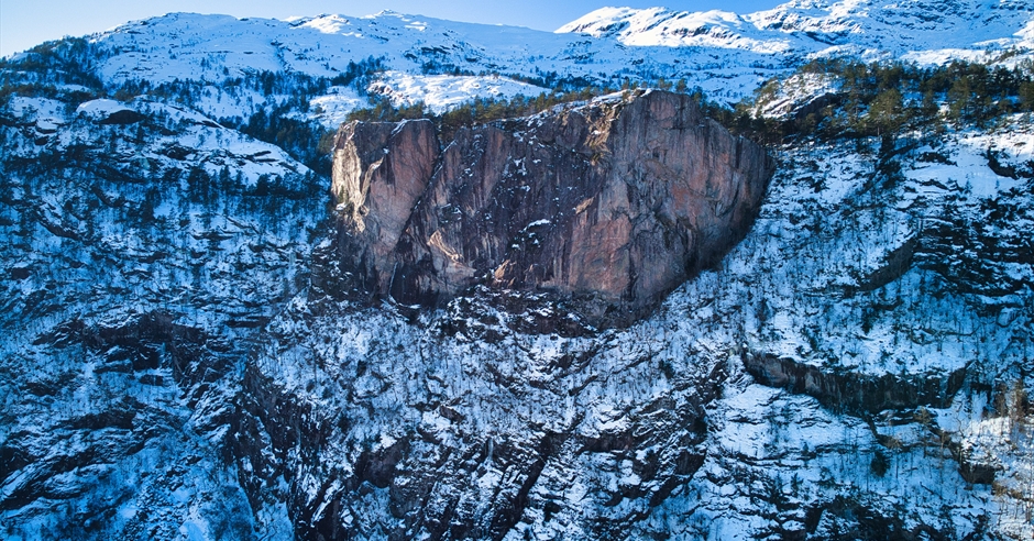 Mountain hike to 