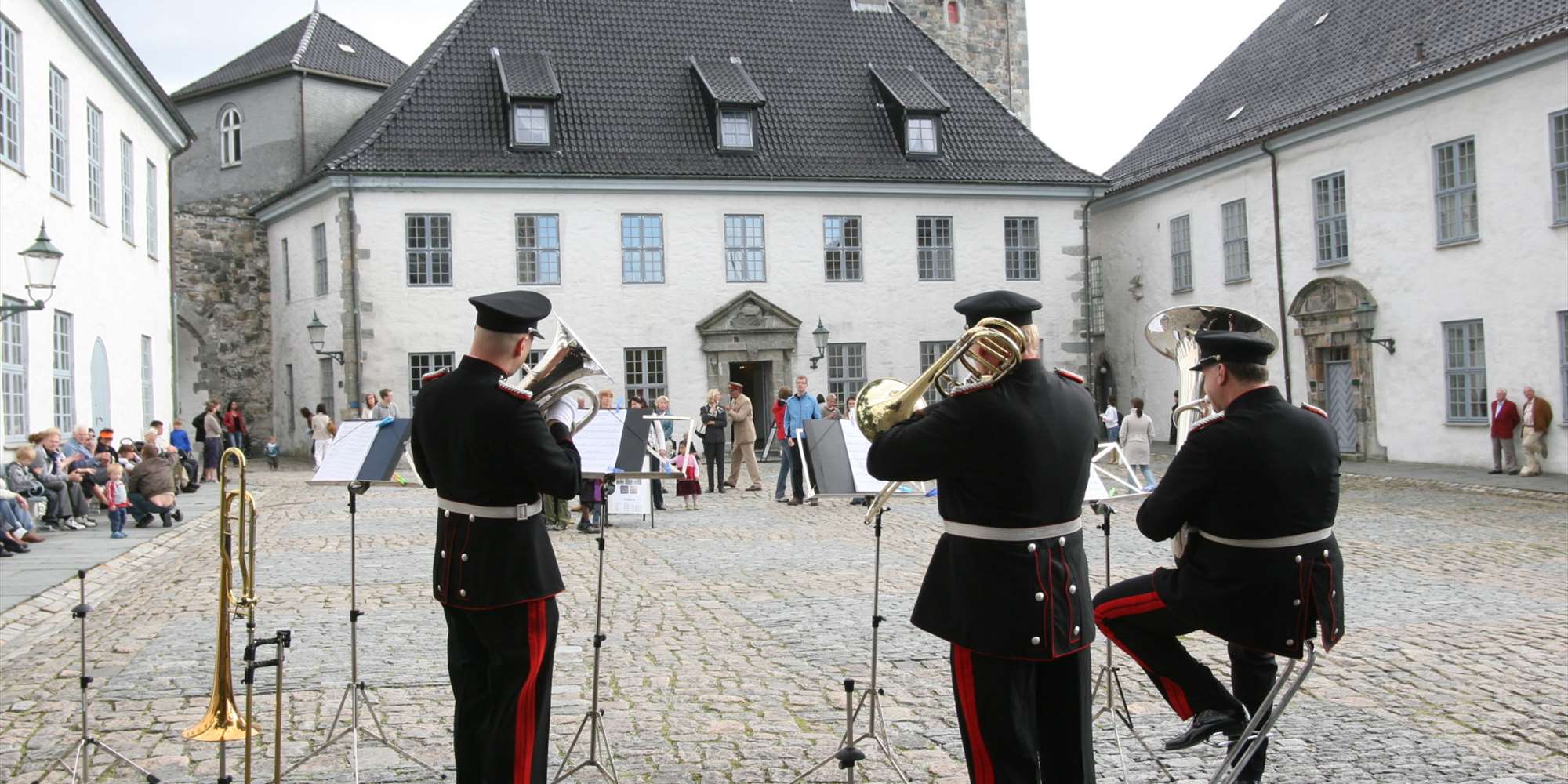 Bergenhus Fortress in Bergen - One of Norway's Oldest and Largest Fortresses  – Go Guides