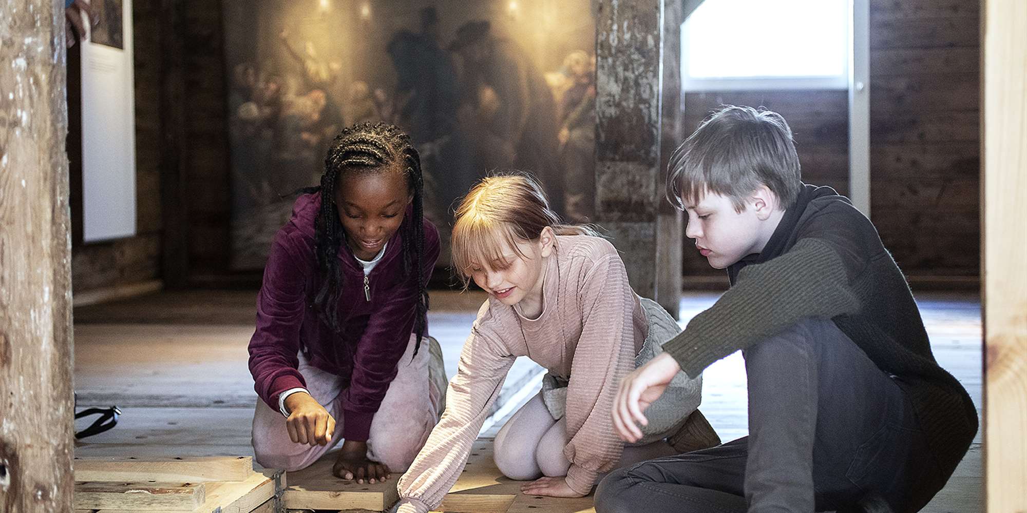 Children by the hatch