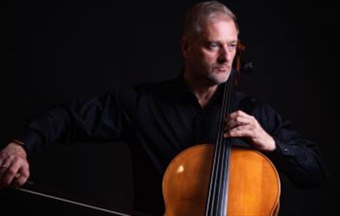 Cello Solo - Sebastian Dörfler spiller Bach i Mariakirken
