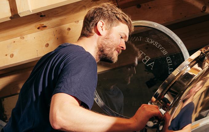 FEDDIE DISTILLERY TOUR under EM i havfiske 4. - 10. august