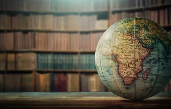 Decolonizing Literature