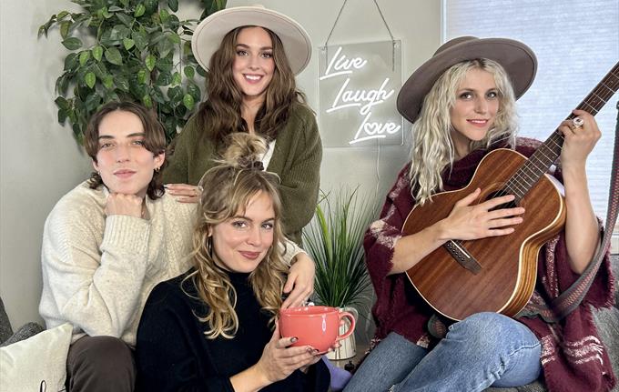 Chastity Belt (US)