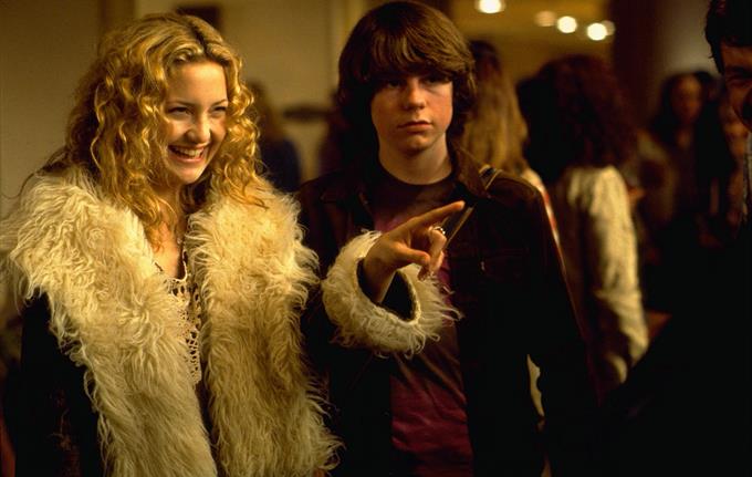 HUFF: ALMOST FAMOUS - 28/4 KL. 19:00