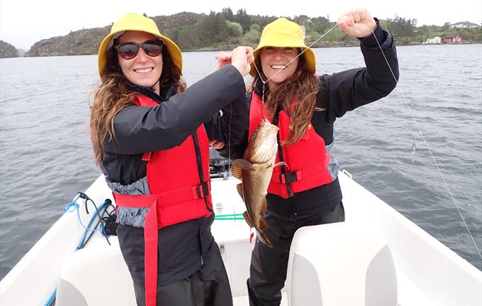 21 Best Women's Fishing Outfits Ideas  Fishing outfits for ladies, Women  fishing outfit, Fishing outfits