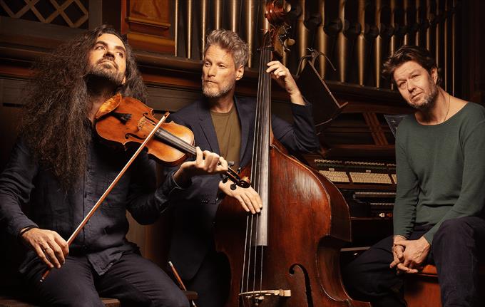 Gjermund Larsen Trio