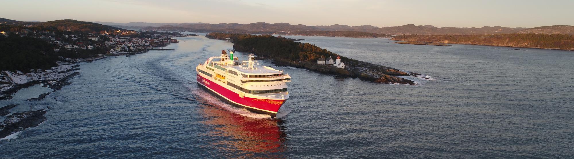 2  Fjord Line ferries sailing on LNG